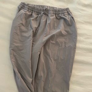 Lululemon cropped pants